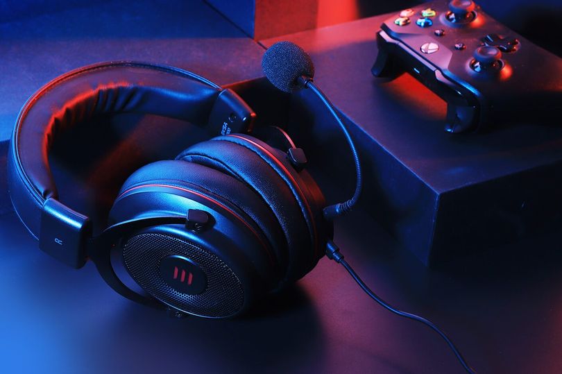Connect your gaming headset