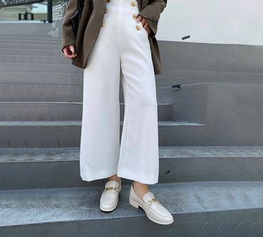 EVERAU® Women Leather Gold Buckle Embossed Low Block Heel Loafers Katia EVERAU